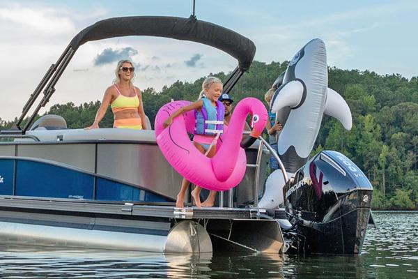 Boat Rentals at Walkers Point Marina in Gravenhurst Lake Muskoka