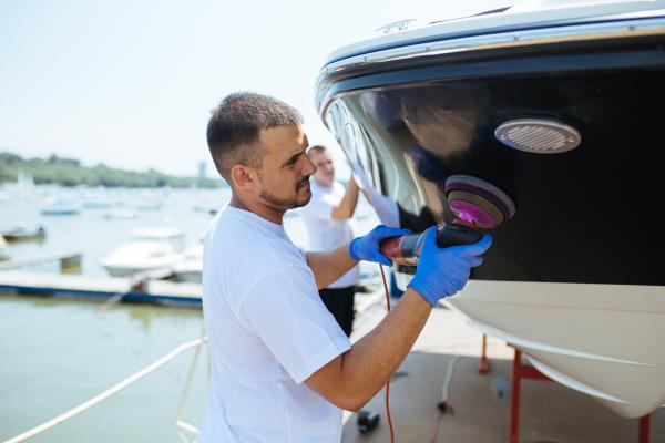 Service and Gel Shop at Walkers Point Marina
